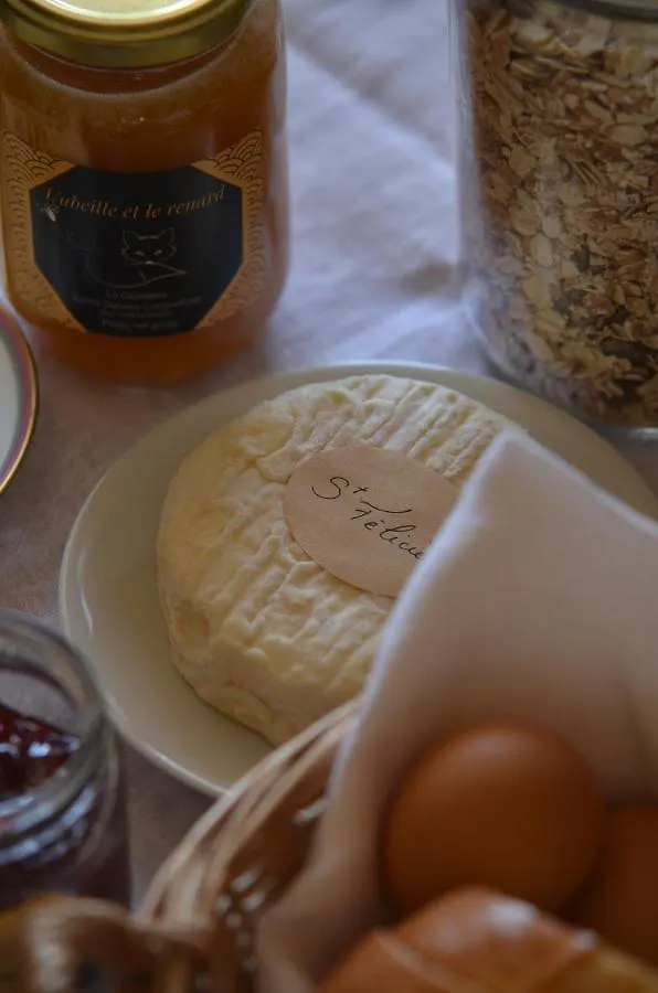 Le Petit Riousset, Gite A La Campagne, Piscine Bed & Breakfast Montvendre