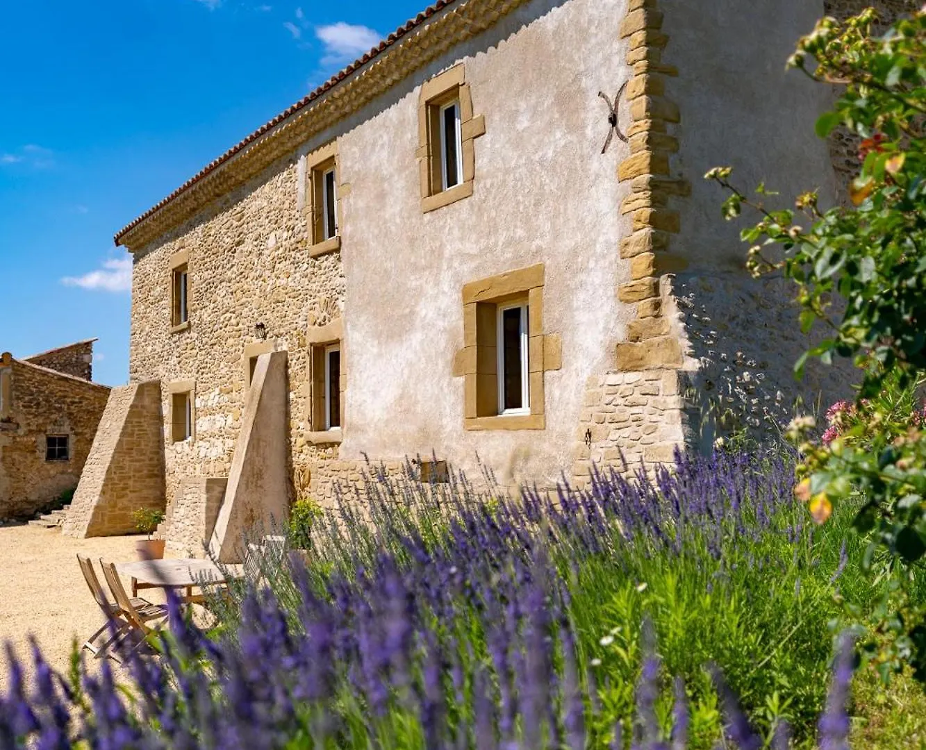 Le Petit Riousset, Gite A La Campagne, Piscine Bed & Breakfast Montvendre 0*,