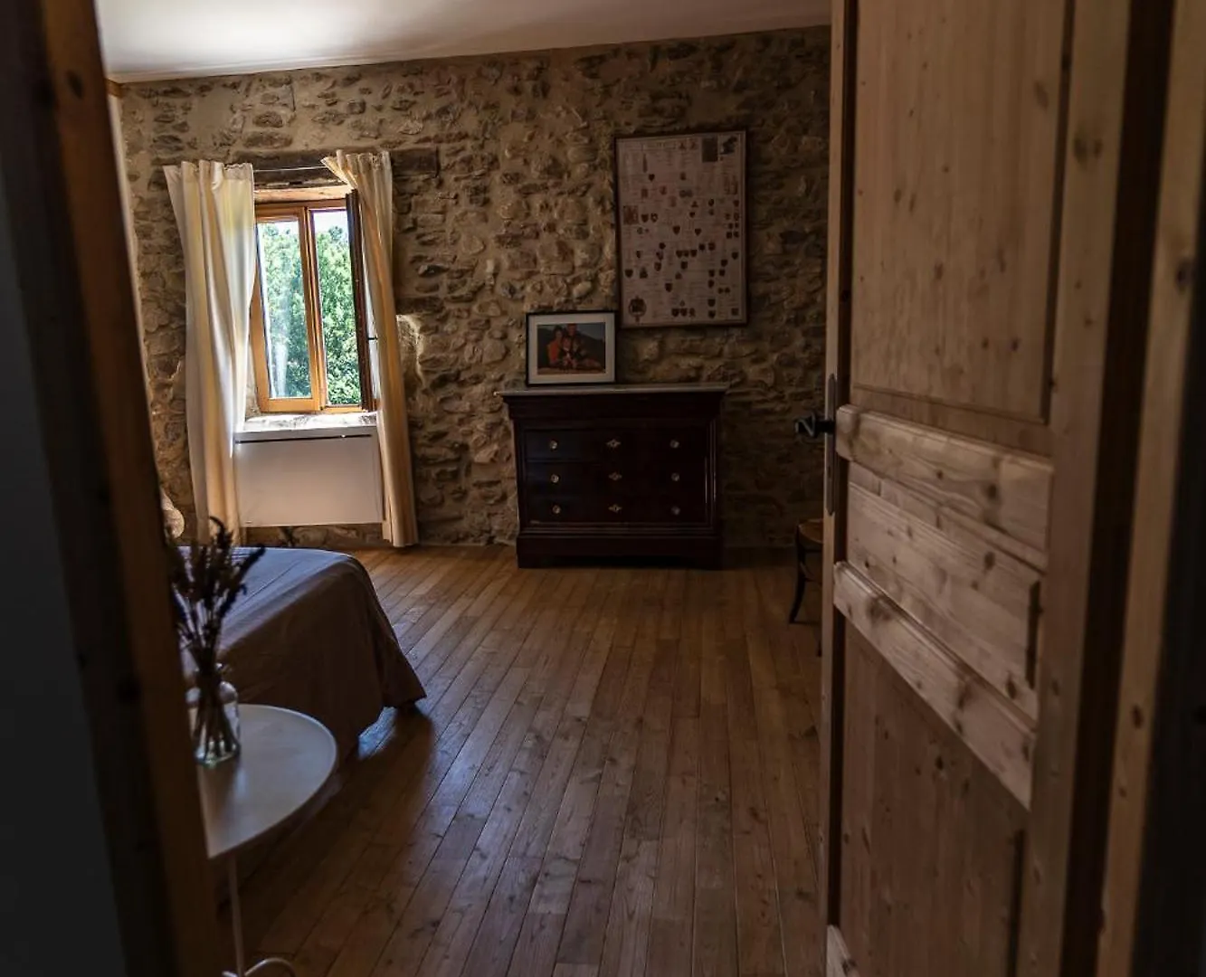 Le Petit Riousset, Gite A La Campagne, Piscine Bed & Breakfast Montvendre